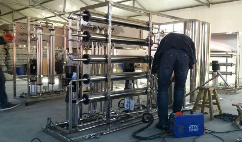 長春純凈水設備長春反滲透純凈水設備工業(yè)反滲透純凈水設備匯河廠家 電話咨詢可上門勘察現(xiàn)場量身定制