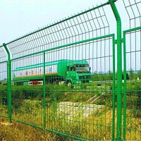 圍墻護(hù)鐵絲網(wǎng)