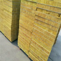 廠家批發(fā)高質(zhì)量外墻專用復(fù)合板，巖棉防火保溫板廠家【鑫燁】