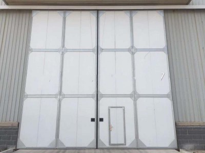 工業(yè)門(mén)，工業(yè)保溫門(mén)，平開(kāi)門(mén)，工業(yè)門(mén)廠家，工業(yè)