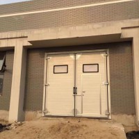 生產工業(yè)提升門、批發(fā)垂直提升門、工業(yè)保溫門廠家，工業(yè)門